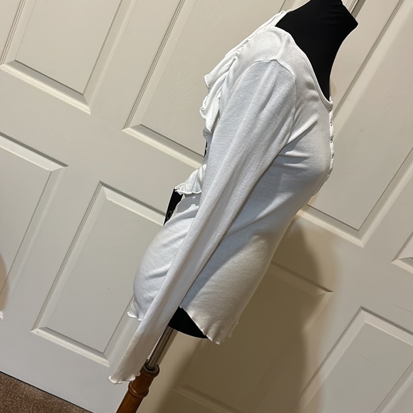 Chaser Ruffle Vent Back Henley. NWT. Medium - Picture 2 of 6